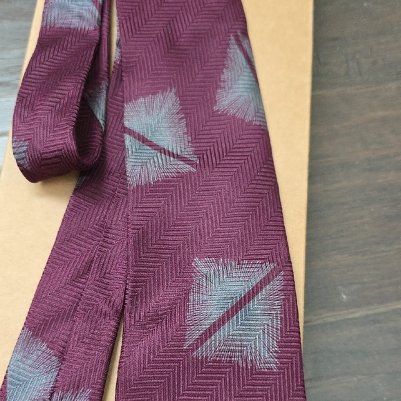 Vintage Giorgio Armani Geometric  Tie in Burgundy and Gray - Picture 2 of 5